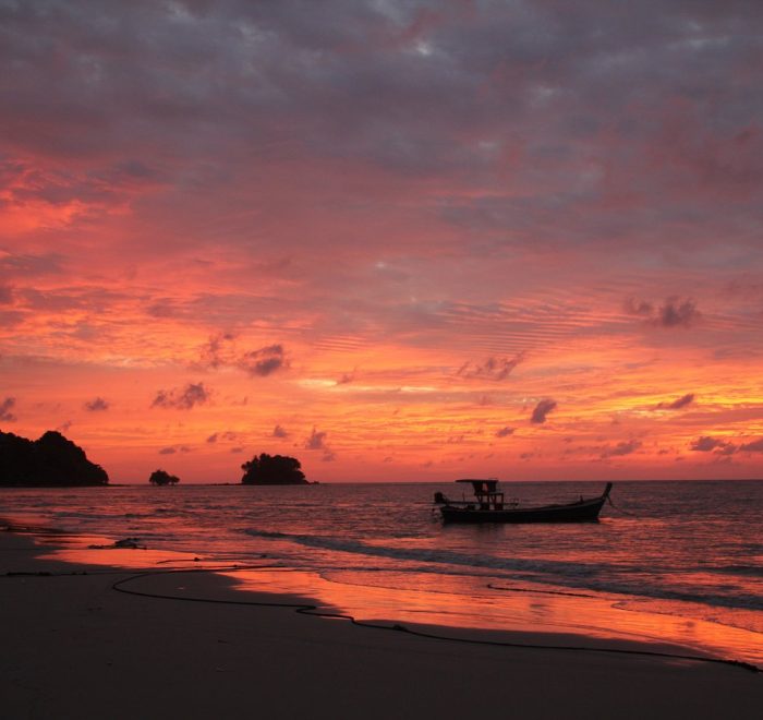 Top 6 Places for New Year’s Countdown in Phuket - หาดในยาง Nai yang beach phuket