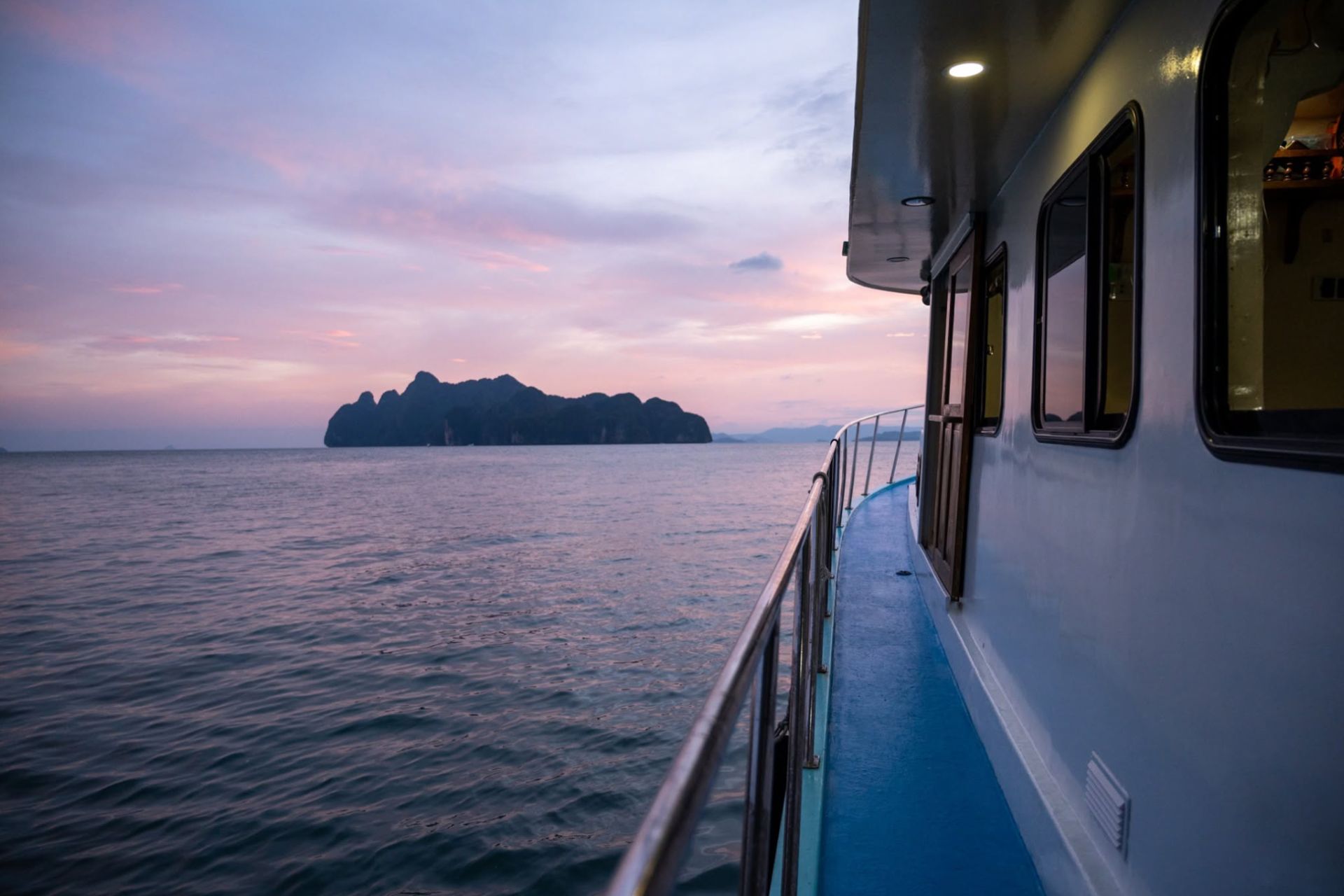 Best Sunset Spots in Phuket — By Boat and By Land